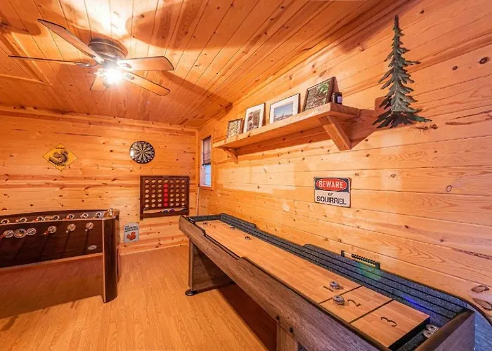 #6 Bobcat Bunkhouse - Pet Friendly - King Bed - Sleeps 4 Chalet *